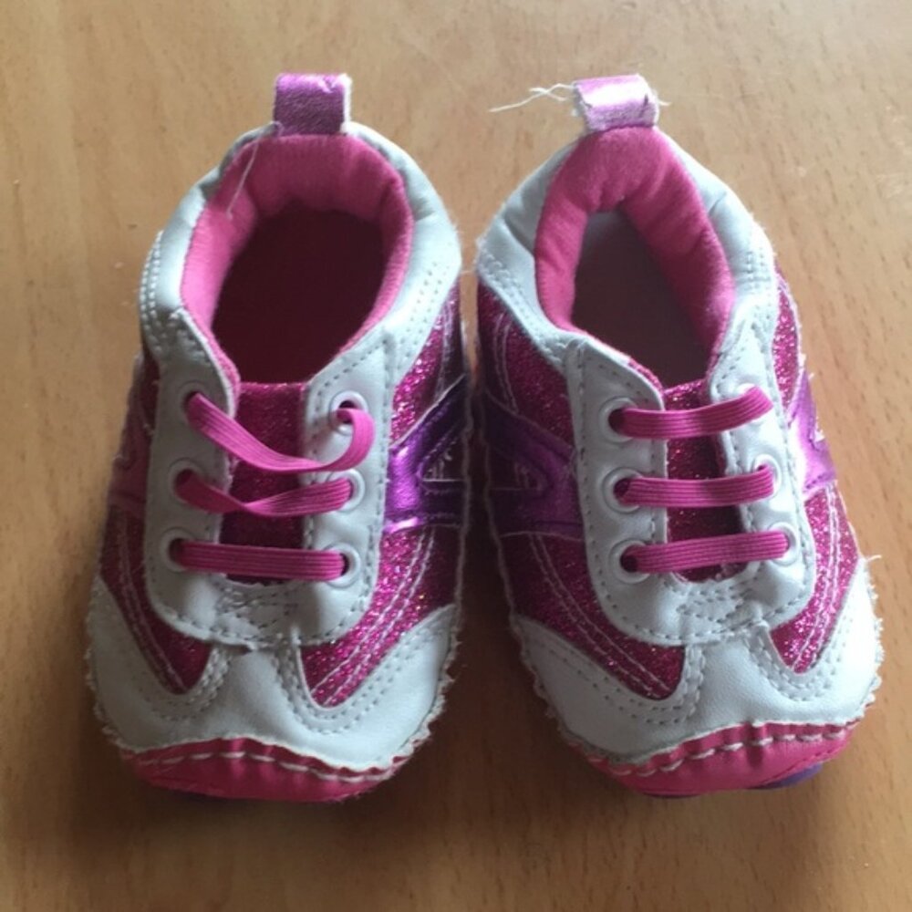 8/15 Pink & white slip on runners
